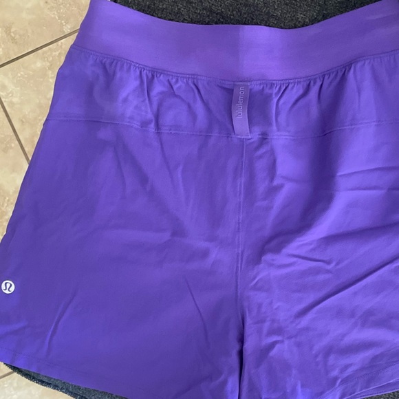 Women’s license to train shorts - Picture 2 of 3